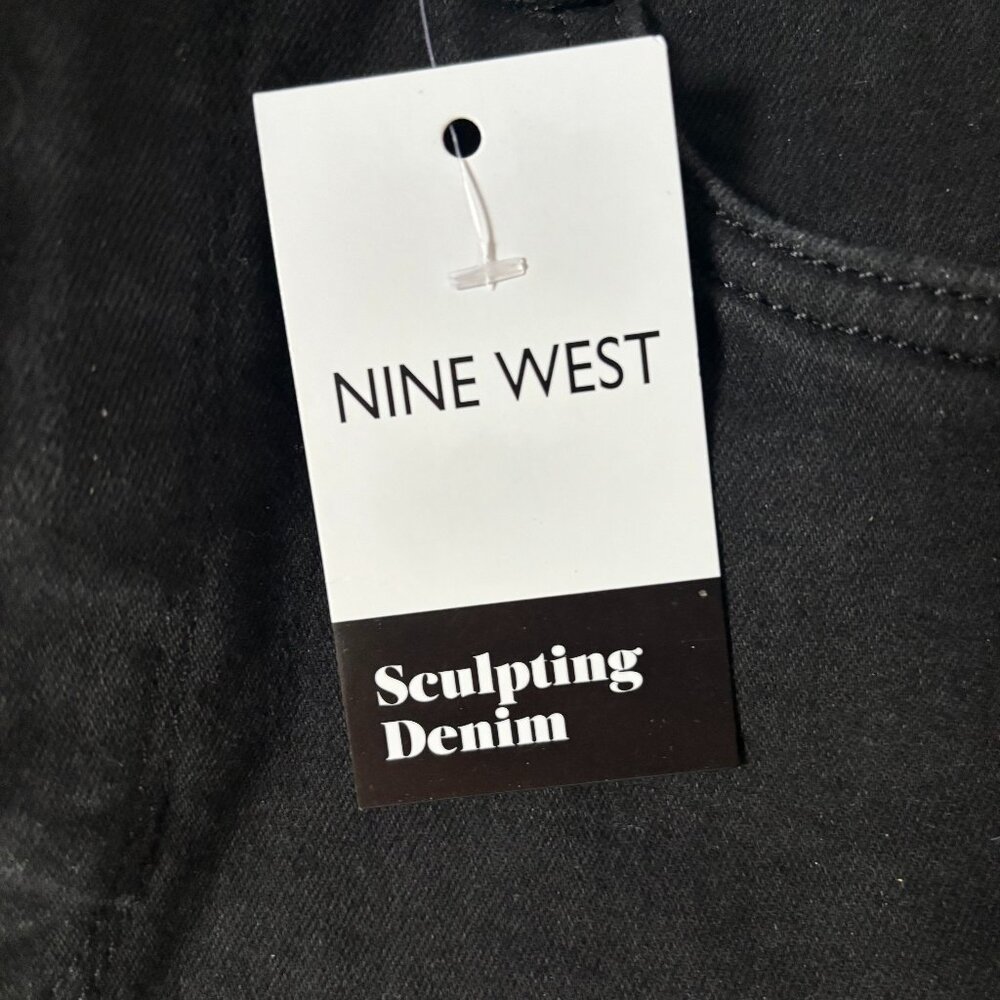 Nine West Black Sculpting Denim, Size 8 Short